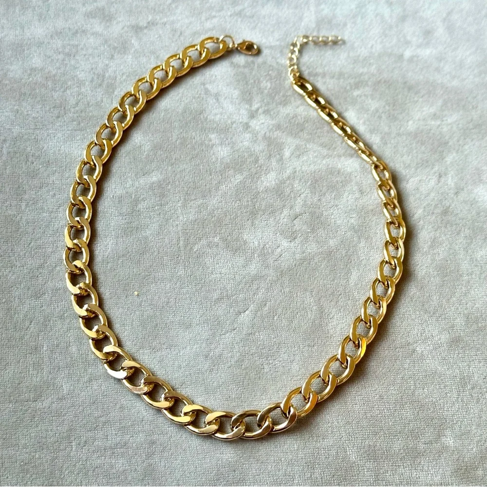 Fashion Jewelry Gold Tone Chain Necklace NWOT - Picture 5 of 5